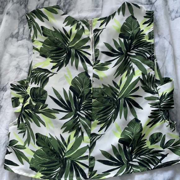 Forever 21 leaf top - Picture 3 of 4